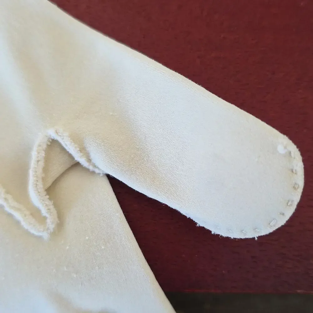 Vintage Elegant White Short Hand Stitched Nylon Blend Gloves Womens OS On Trend